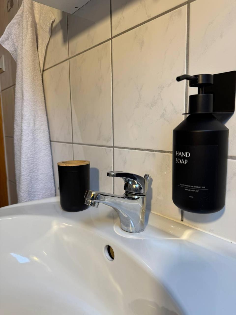 Ama Home Apartment In Hiddenhausen - Wlan, Smart-Tv - Nahe A30 & A2 - Nur 10 Min Von Herford Eksteriør bilde