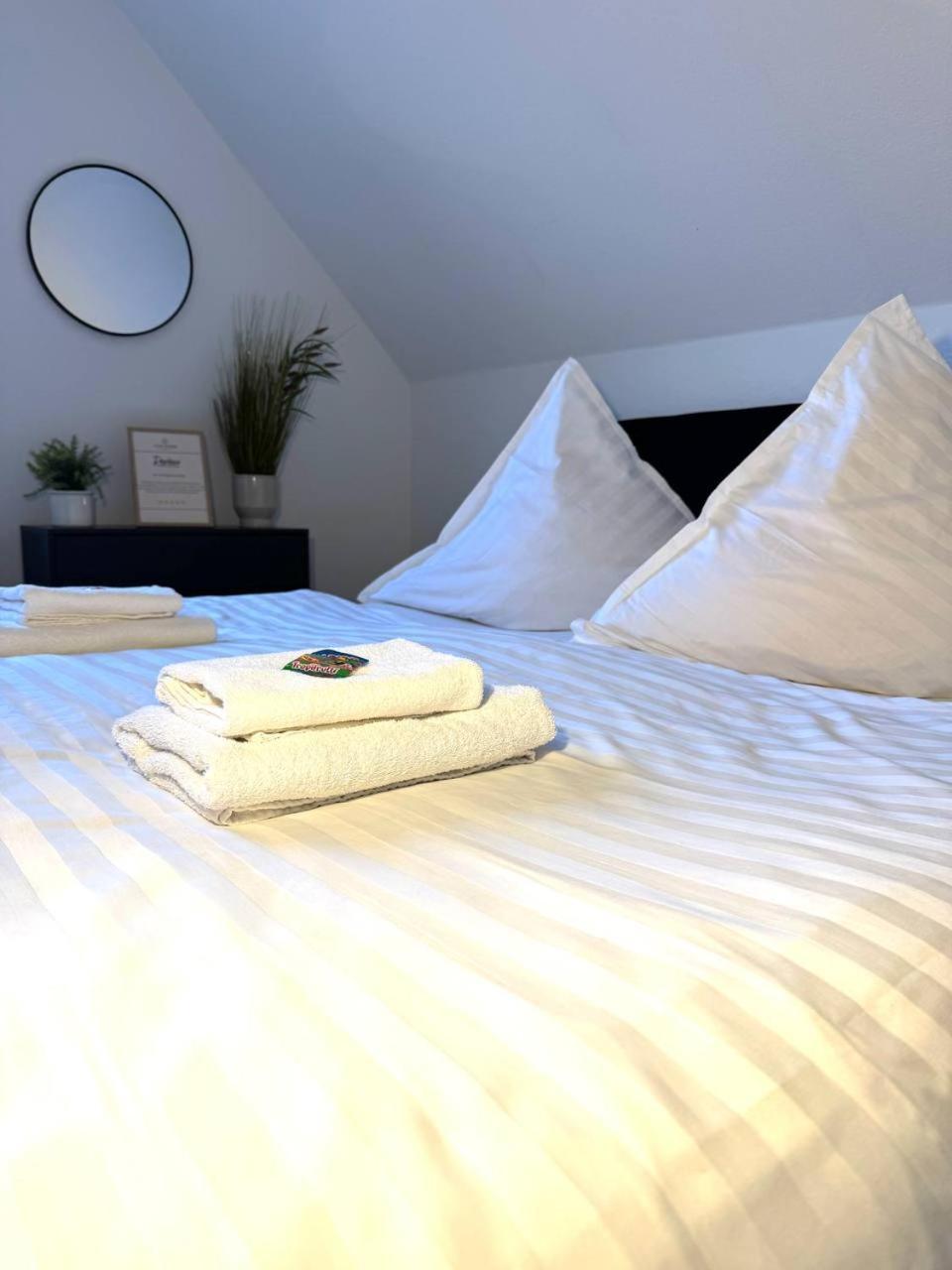 Ama Home Apartment In Hiddenhausen - Wlan, Smart-Tv - Nahe A30 & A2 - Nur 10 Min Von Herford Eksteriør bilde